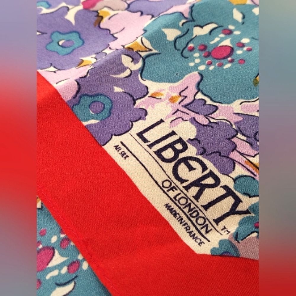 Liberty of London Vintage Floral Flowers Silk Scarf - Picture 2 of 12